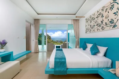 디럭스 부분 바다 전망 풀 스위트 — Amala Grand Bleu Resort Hilltops